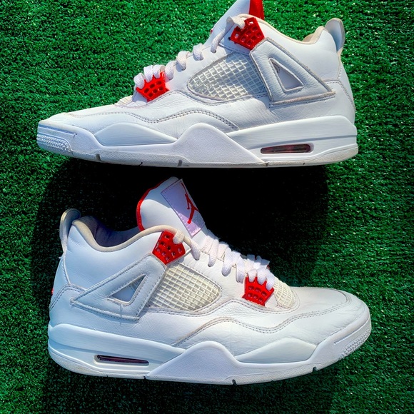 red metallic jordan 4